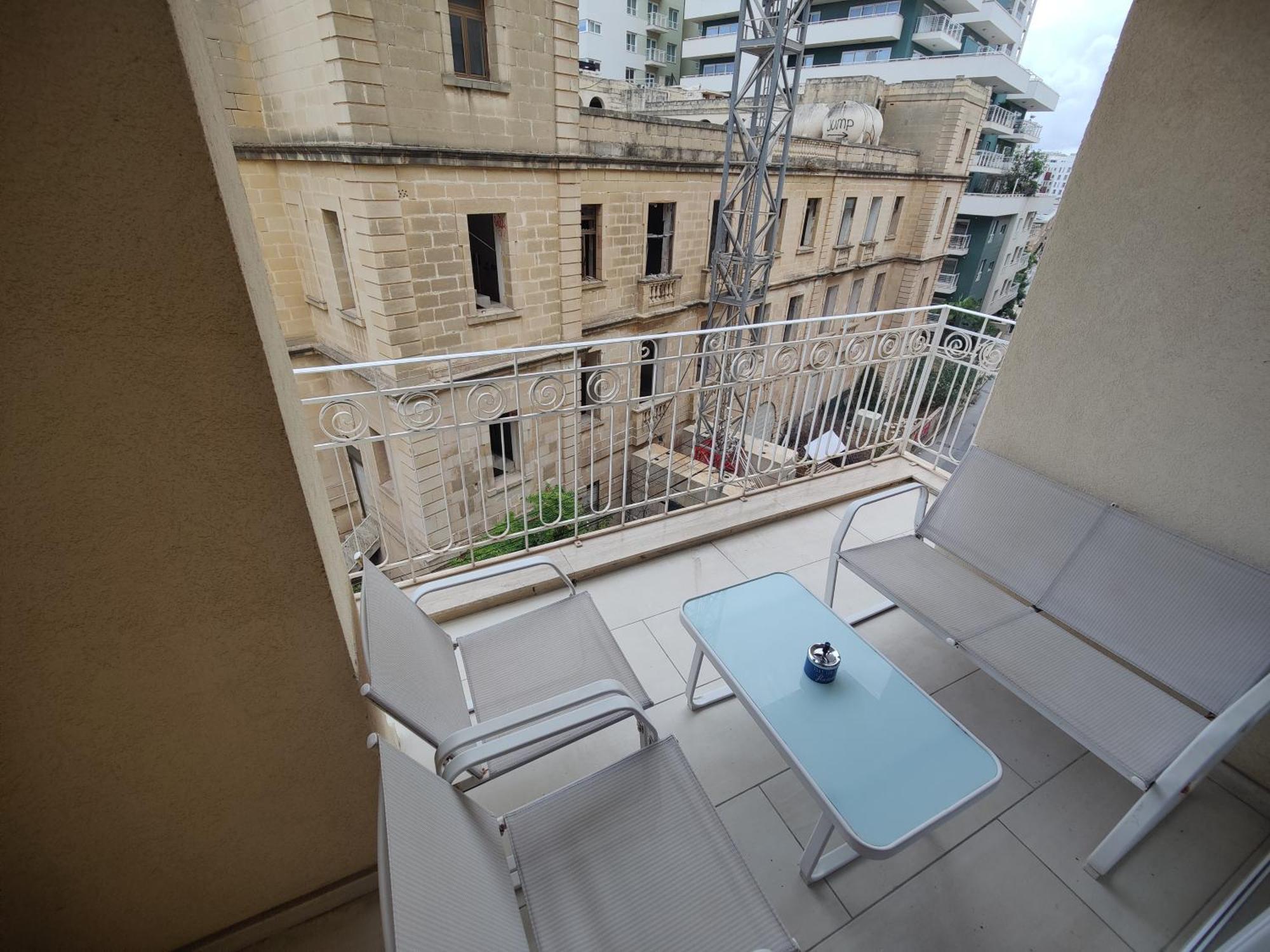 Central Modern Sliema 2 Bedroom Apartment מראה חיצוני תמונה