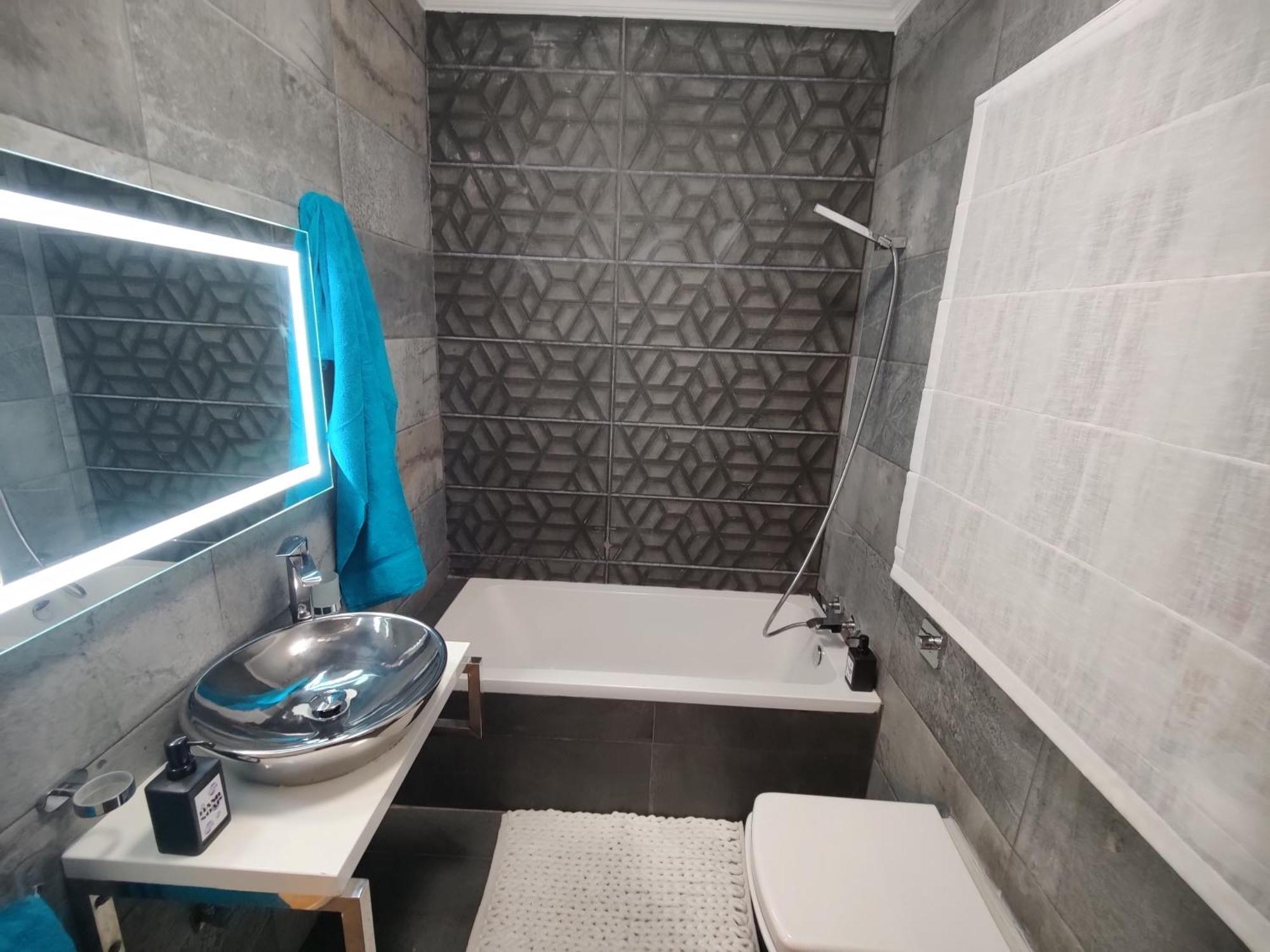 Central Modern Sliema 2 Bedroom Apartment מראה חיצוני תמונה